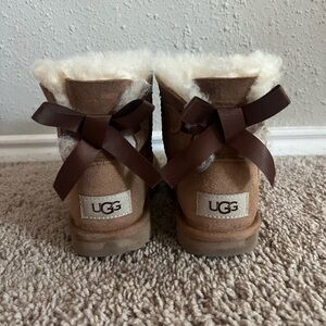 Bailey Bow Uggs Kids Size 11C